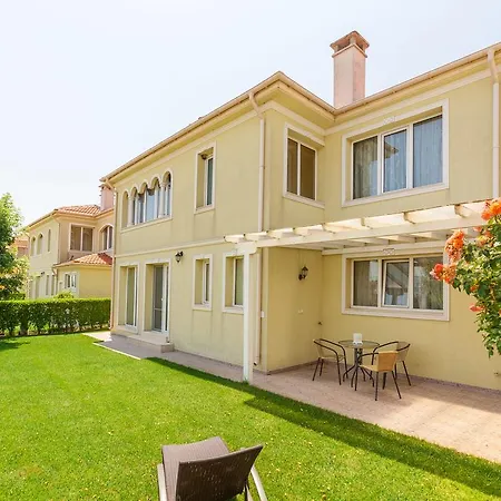 Victoria Residences פומורי