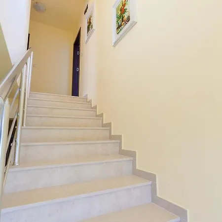Villa Victoria Residences *