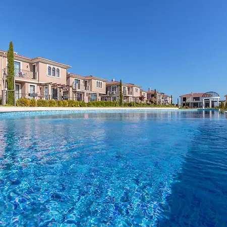 Villa Victoria Residences